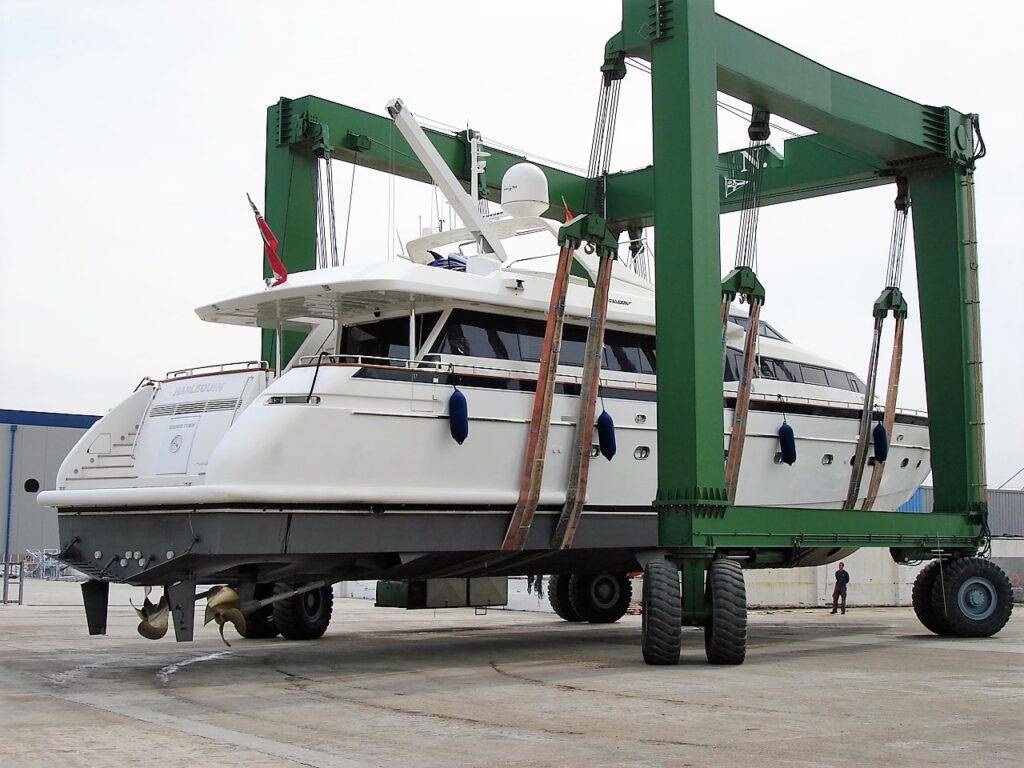 YACHTS